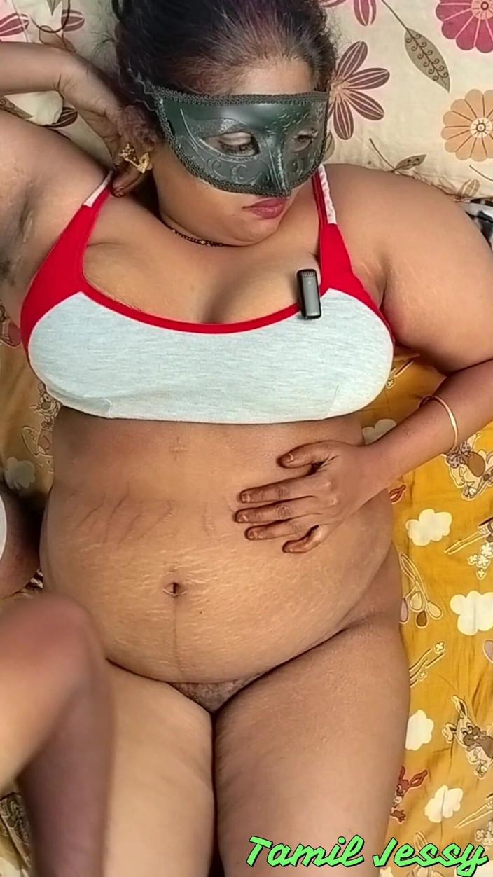 Tamil Jessy: Belle-sœur super-sœur