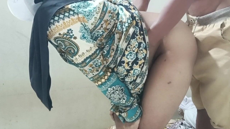 Rania: 头巾老师的兴起