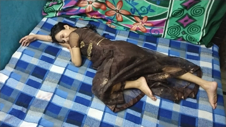 Indian Muslim Couple: Desi Wife Secret Bedroom Mood Her Husband Knows Exactly What...