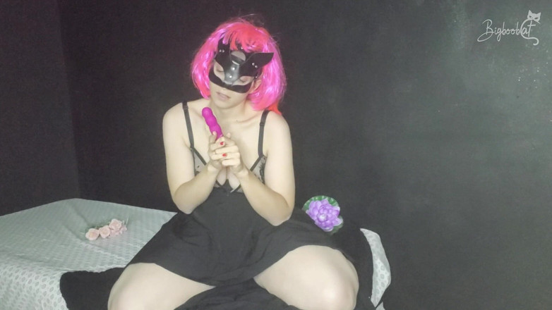 BigBoobCat: Ahoj, jsem kotě tvých snů. Chceš si se mnou hrát? Čekám...