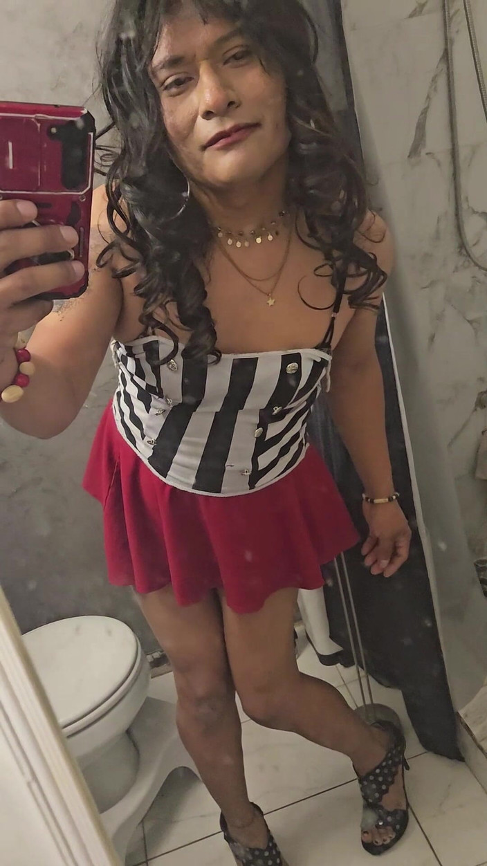 Erika Valchez: 자지를 즐기는 펨보이