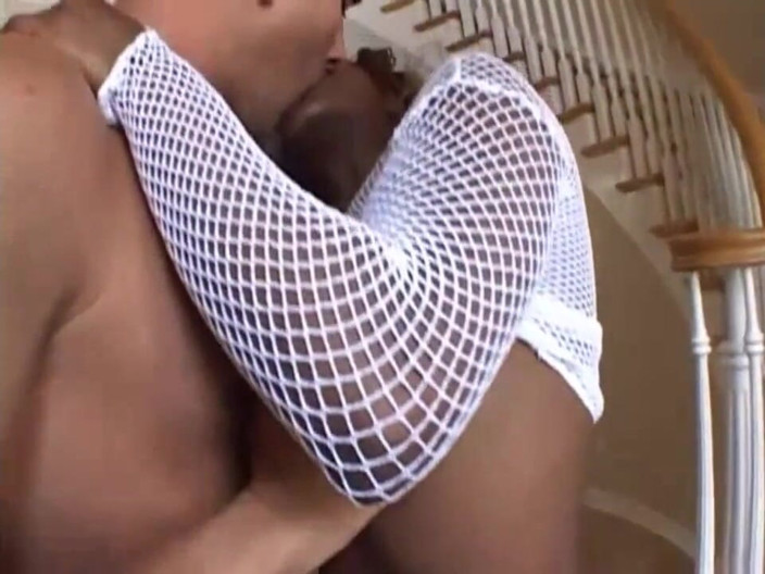 Anal Invasion: ควยใหญ่ขาวแข็งสำหรับรูตูดของหีดำ