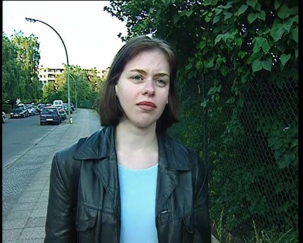 YOUR FIRST PORN: Schulmaedchen Sophie Zeigt Muschi Softclip学生ソフィーはプッシーソフトクリップを示しています