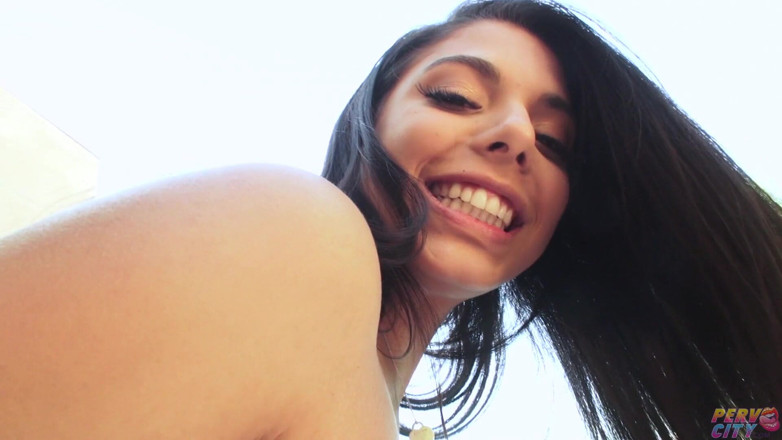 Perv City: Masturbace náctileté děvky Giny Valentina
