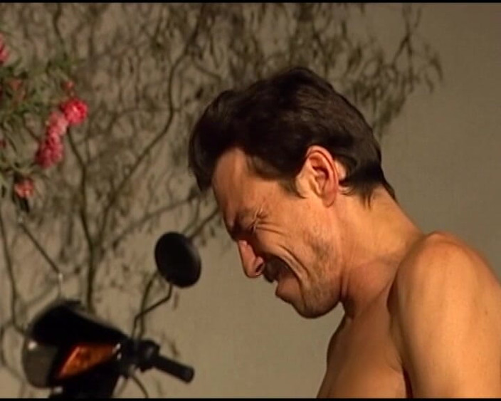 Deutsche Damen: Drobná holka z Německa má ošukaný zadek ve venkovní relaci