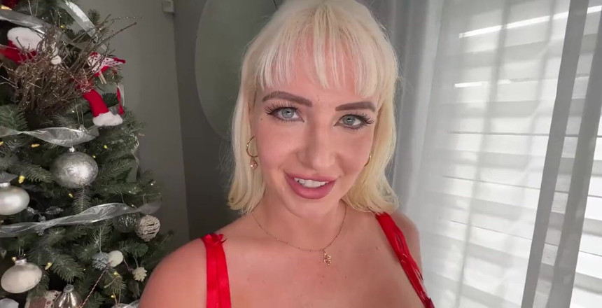 J-Mac: Kate Dee is here to fuck me for her Christmas...