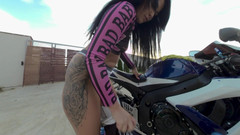 SassyTiff: バイクの女の子のオナニーコンピレーション