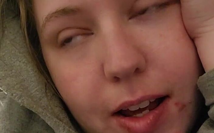 KinkyKatie: キャンセルするのは嫌だけど、プリンセスは今夜は完全にひどい感じがする