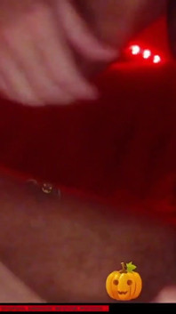 Piedi incantevoli giocano: unghie rosse e tocco sensuale - 379