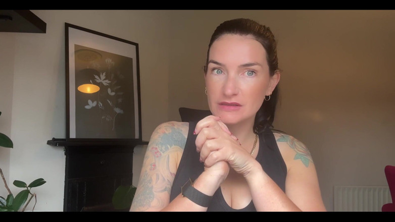 Adreena Winters: यह लगभग लॉकटोबर है। इसका मतलब है कि आपका लंड बंद हो रहा है, और आपका बटुआ खुला है, और मैं इकट्ठा कर रहा हूं कि मेरा क्या है