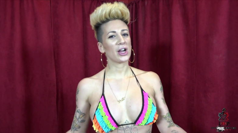 Get your knees Dirty: Della Dane