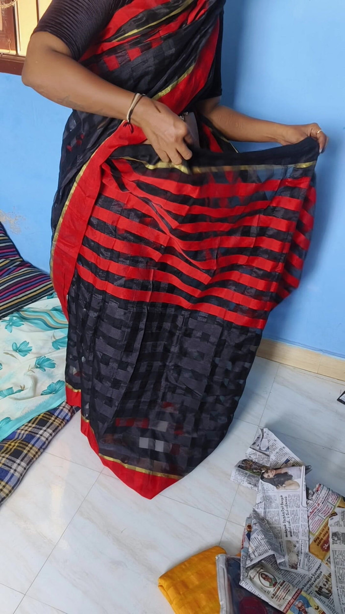 Benita sweety: Sari noir, show torride