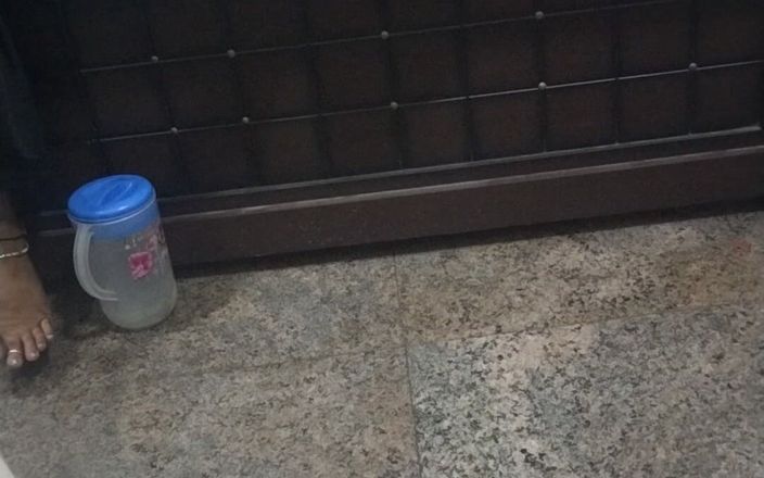 Tamil lesbian: Vorbește despre munca ei sexuală cu nud