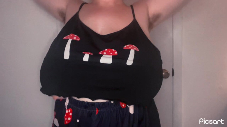 Mushroombitchx: Tit Bouncing and Jumping Jacks 2