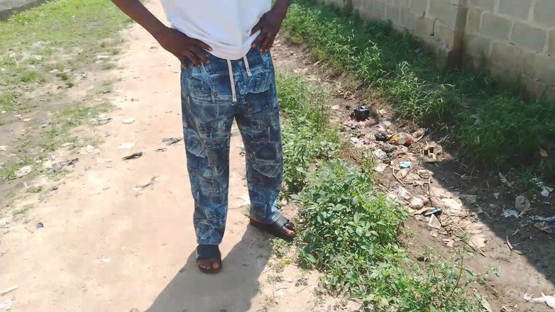 Creamyshuga: उसकी पूर्व प्रेमिका उसे नग्न देखकर उससे मिलने आई और उसका लंड खड़ा हो गया