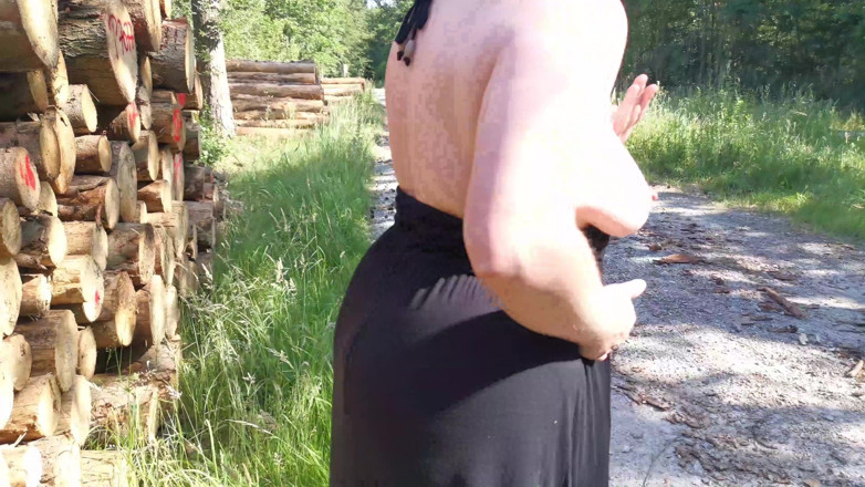 Bouncy Tits Action: saarvajnik roop se thappar maare ge stan