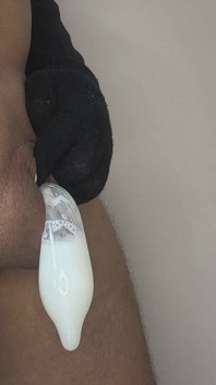 Sự khác biệt kích thước giữa con cu của người bạn và con cu của người yêu. Cô ấy thích con cu nhỏ!