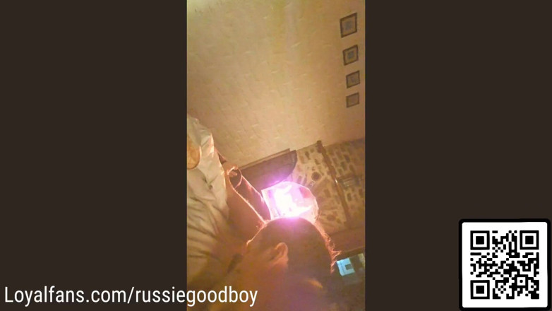 Russie Goodboy: Пограй з вітчимом біля вогняного лемма, подивіться на твій жорсткий член