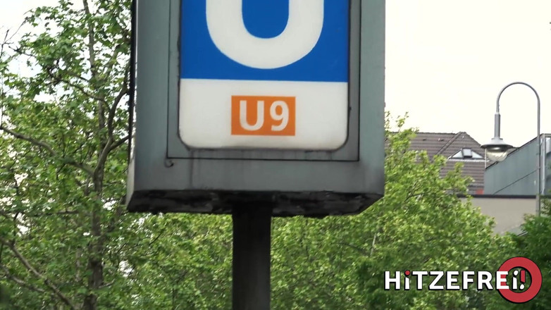 Hitzefrei: Hubená teenagerka Megan Venturi šuká v taxíku opuštěné nemocnici