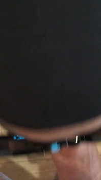 MILF kouření v latexovém POV s výstřiky na jazyk