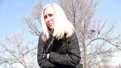 PornCZ: Děvka blondýnka šuká v bahně