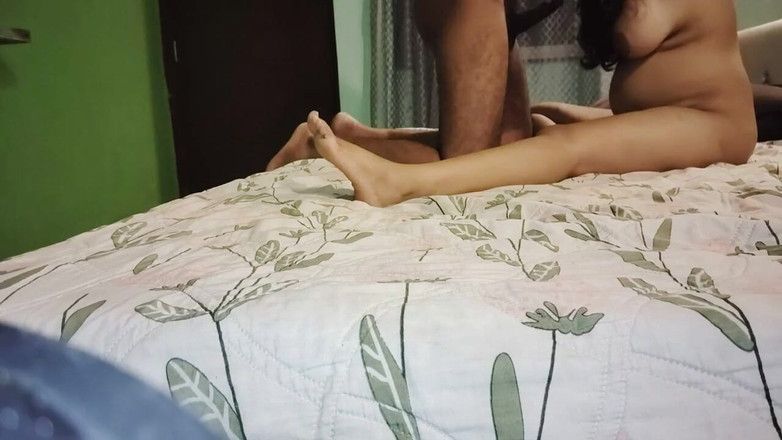 Lysa: Nejlepší přítelkyně má poprvé sex se svým milencem.