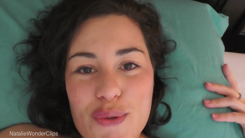 Natalie Wonder: Misyoner şenlikli sekste üvey anneyi sikiyor