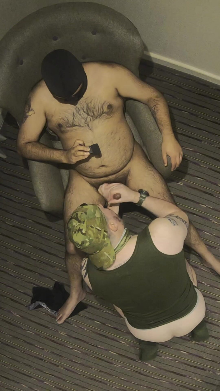 uktattooedchub74: Армейская вербовка сосет и трахается, часть первая