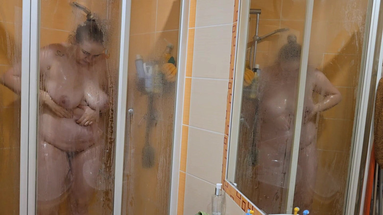 HNC Productions: Sadece duş alıyordu... ya da öyle düşündü - kocam neredeyse beni mastürbasyon...