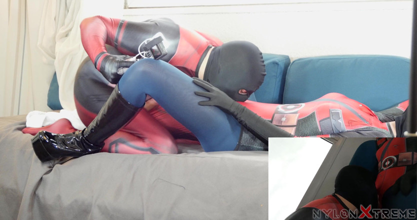 Nylon Xtreme: Nora Fox kaki melancap fetish