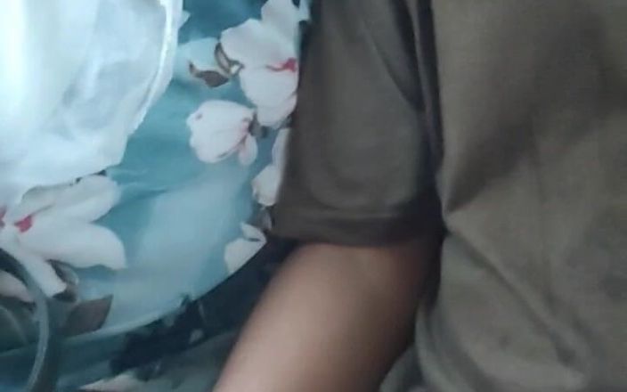 Hotfuck20: Cô ấy thích sục cu cho tôi trên xe buýt