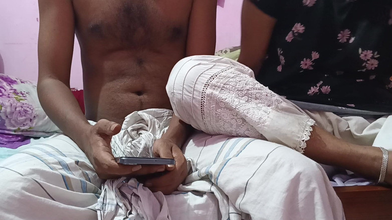 deshivairalvabi: हॉट सौतेली बहन घर आती है जब मैं घर पर अकेली थी