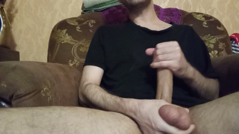 Alex Metallov: Wielki kutas i gorące kule. Napalony facet szarpie i czerpie...
