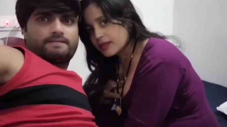 Komalaman: Sexo de indiana com áudio hindi
