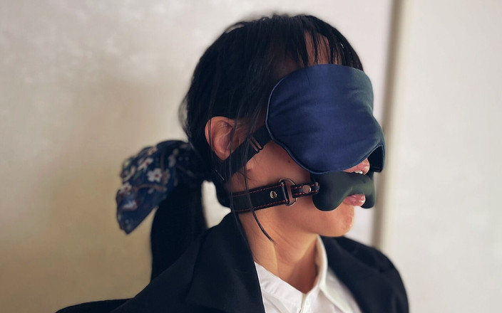 ushirosugatanomiki: 普段はおとなしい女性同僚を縛り上げてみた