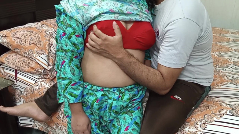 QueenbeautyQB: Desi sexy manželka sen se plní - nový indický pár šuká