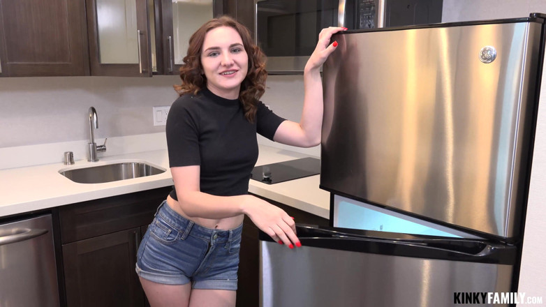Kinky Family: Ich kam auf mein gesicht meiner stiefschwester