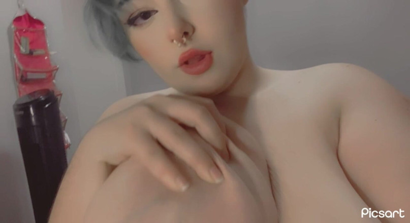 Mushroombitchx: Sání bradavek a kousání
