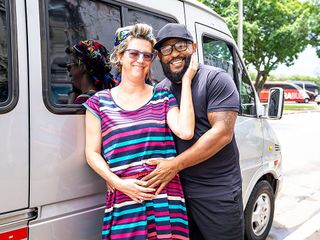 MaturePickup: बड़े स्तनों वाली परिपक्व की मेरी वैन में जोरदार गांड चुदाई
