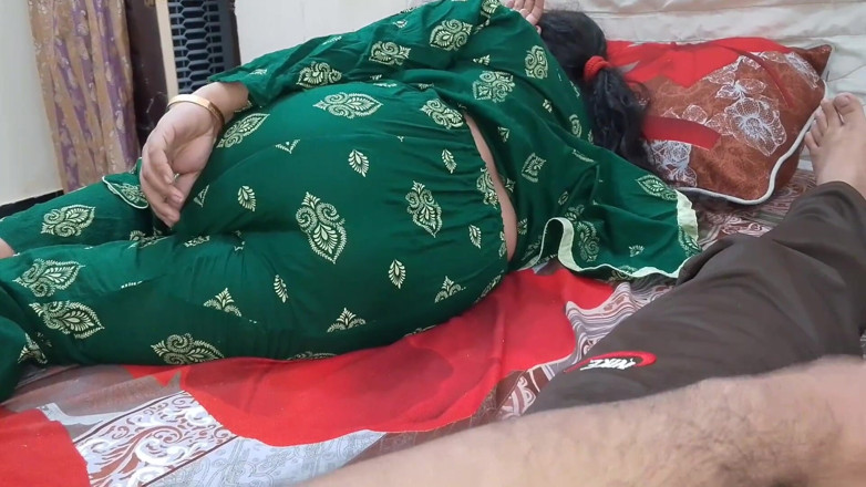 QueenbeautyQB: Sharing the Bed with the Stepmother Again - She Because Is...
