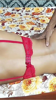 Bhabhi kampung dikongkek pantatnya buat kali ketiga, merasai kesakitan dan keseronokan dari zakar saya dan menikmatinya secara menyeluruh