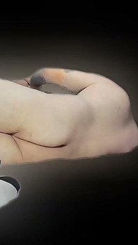 - 미시 여자를 위한 애널과 질 삽입.