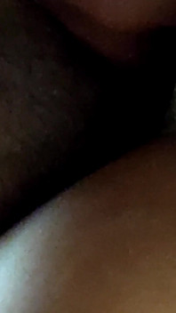 Karısını büyük memeli komşu kızla aldatıyor Skandal! Ama büyük memeli Rukhsara çok seksi