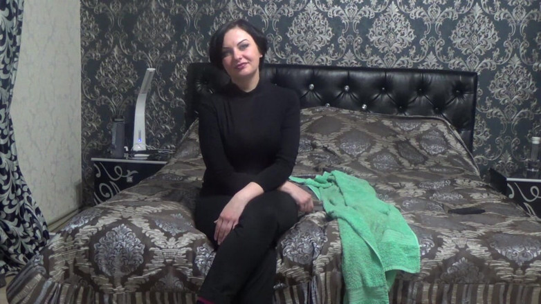 Sexy Milf: Oil &amp; flexing &amp; dildo fuck and cum