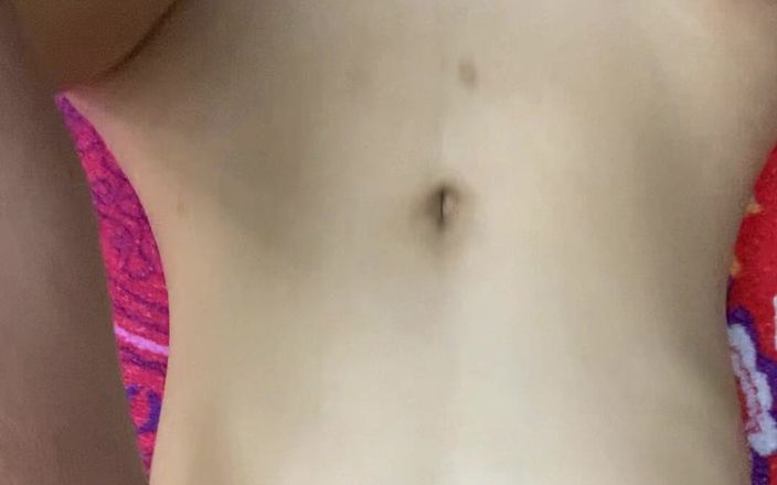 Afterdark affair: Indosso un sari senza lingerie mi spoglio lentamente e mi...