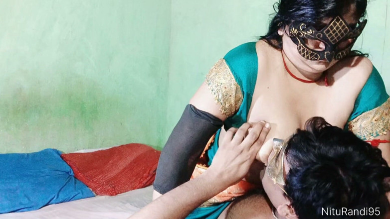 NituRandi94: Indiana sexy curtindo sexo com jovem garoto hindi faz sexo
