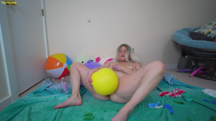 TabithaXXX: Balloons b2p & masturbation
