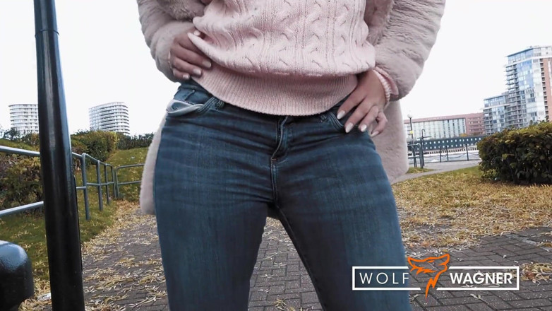Wolf Wagner Com: Dumb blonde British barbie Amber Deen twerks before cowgirl on...