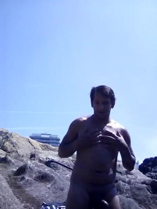 Boy top Amador: Very horny on the nudist beach