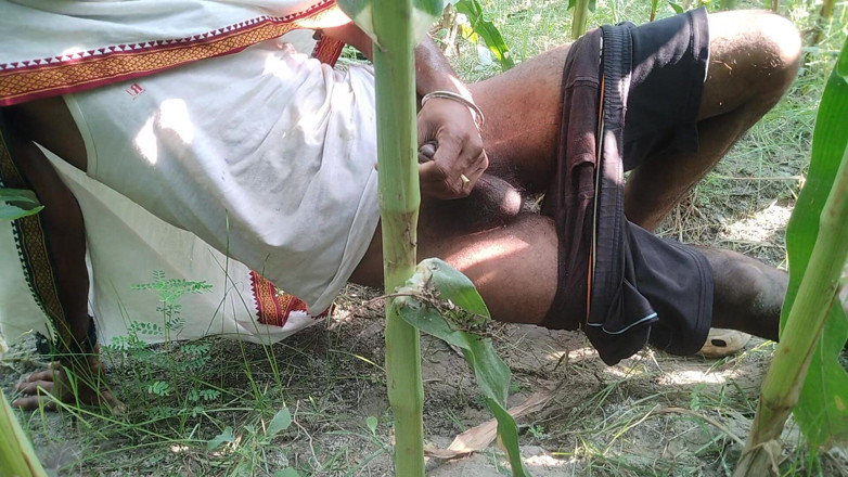 Blackberry World: Hutan India Transgender Menggigil Bersendirian